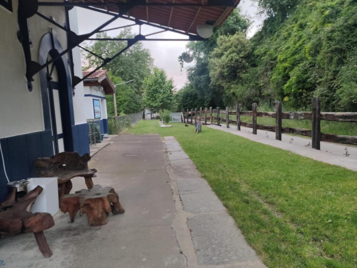 Penzion Castro Urdiales - La Vieja Estacion - Cerca De Bilbao Exteriér fotografie